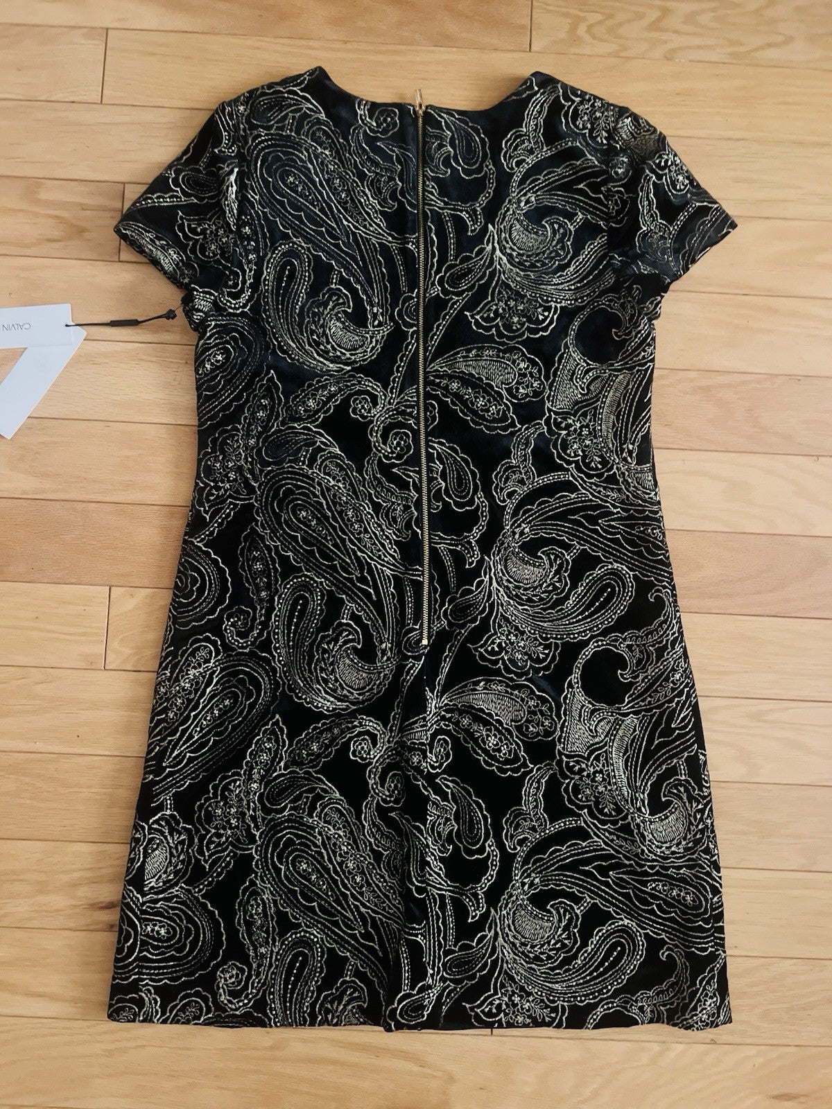 NWT Womens Calvin Klein Short Sleeve Velvet Embroidered Dress Black Gold 8