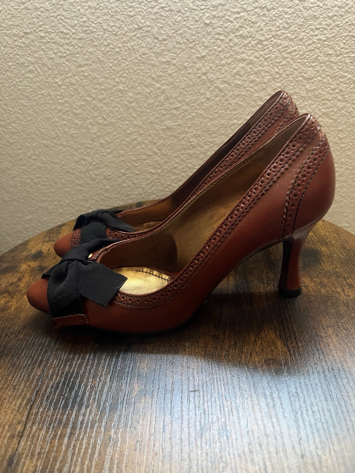 Dolce & Gabbana Brown Leather Pumps Heels Black Bow