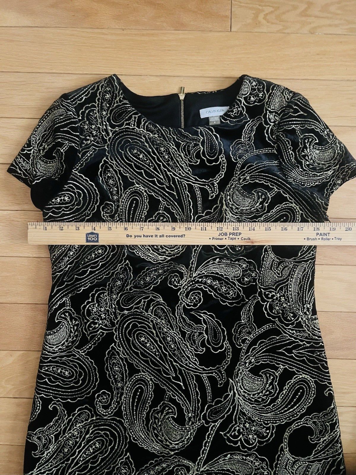 NWT Womens Calvin Klein Short Sleeve Velvet Embroidered Dress Black Gold 8